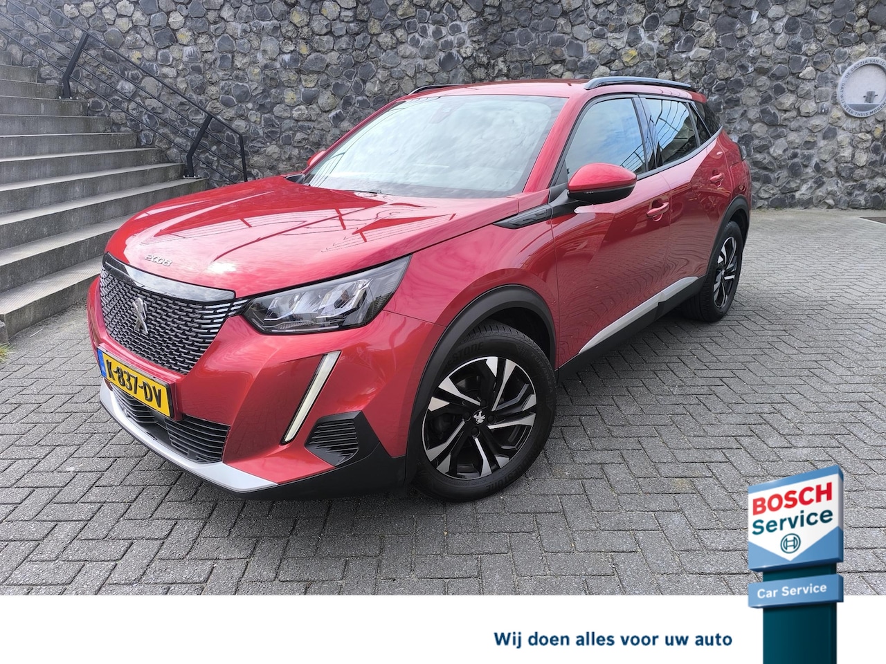 Peugeot 2008 - 1.2 PureTech Allure Trekhaak, Carplay, DAB, Navi, Camera, climate en cruise control, 1e ei - AutoWereld.nl