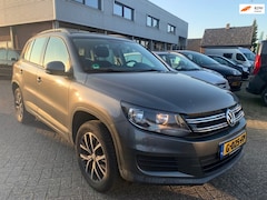 Volkswagen Tiguan - 1.4 TSI Easyline 2011 € 8950.- CRUISE AIRCO TREKHAAK