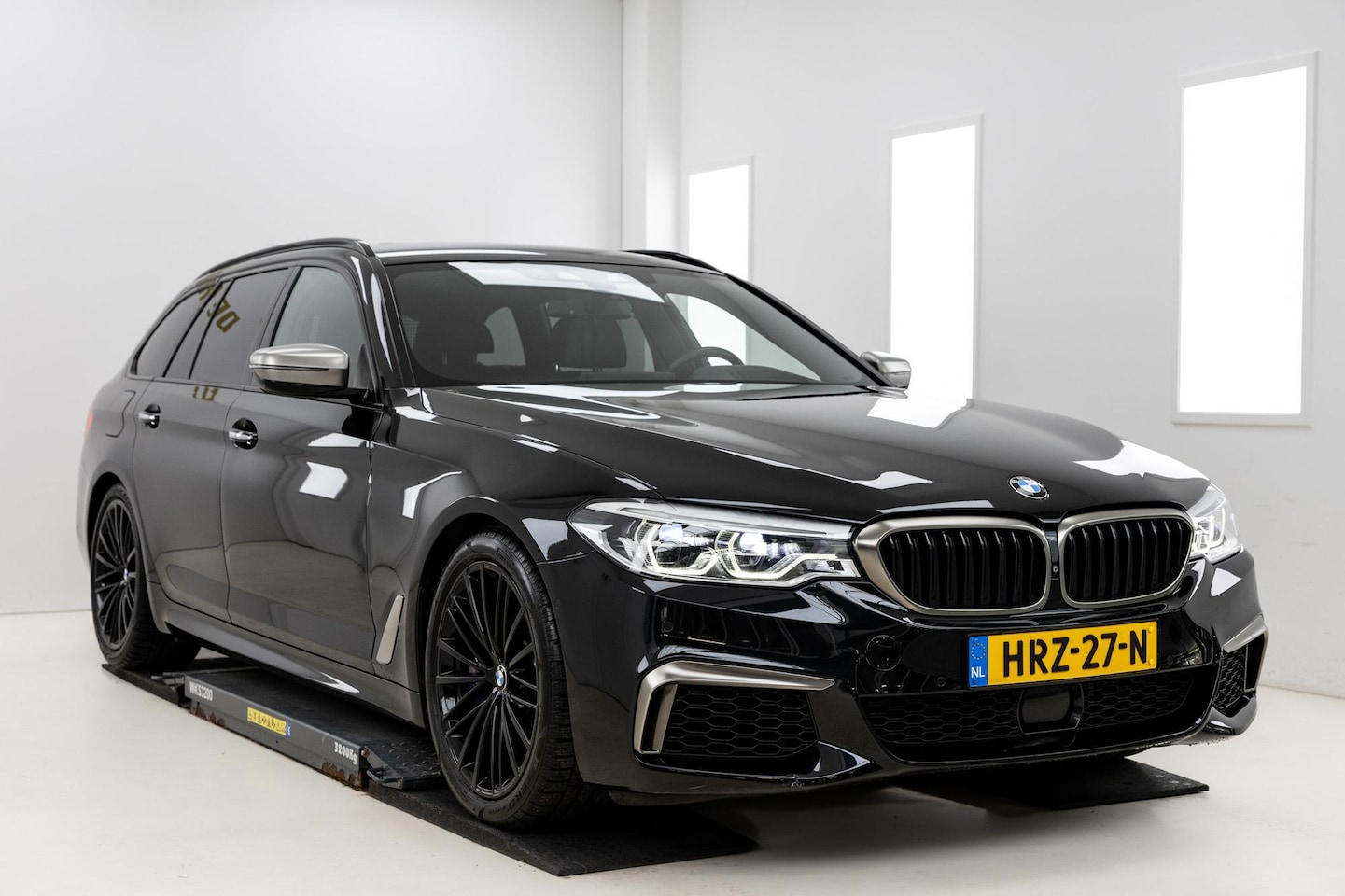 BMW 5-serie Touring - M550d xDrive Standkachel, 360, Head-Up, 2e Eig! - AutoWereld.nl