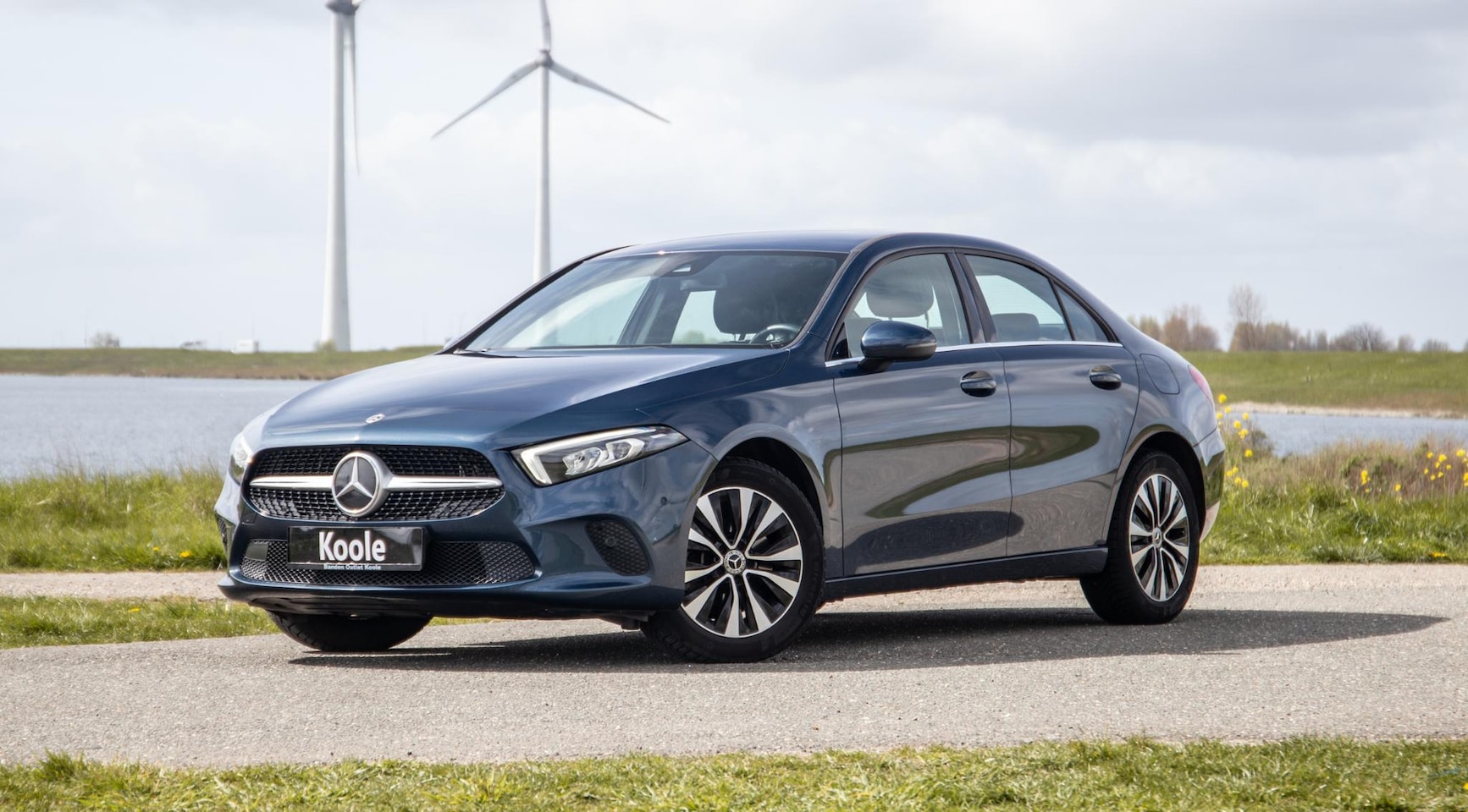 Mercedes-Benz A-klasse - 250 e Business Line CARPLAY / CAMERA / LEER / DEALER ONDERHOUDEN - AutoWereld.nl