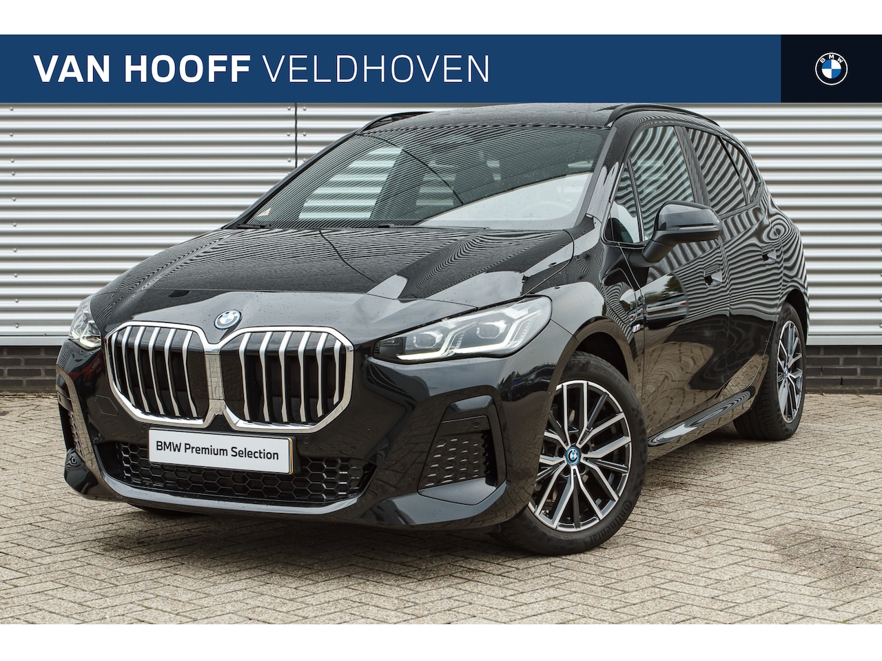 BMW 2-serie Active Tourer - 225e xDrive M Sport Automaat / Panoramadak / Sportstoelen / Achteruitrijcamera / M Adaptie - AutoWereld.nl