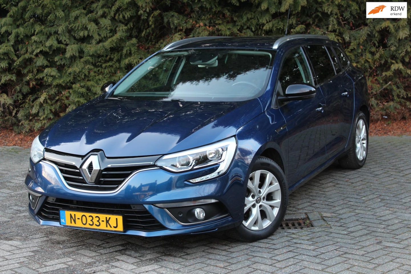 Renault Mégane Estate - 1.3 TCe Limited 140PK | AUTOMAAT | Parkeercamera | Climate Control | PDC | NAVI | Cruise C - AutoWereld.nl