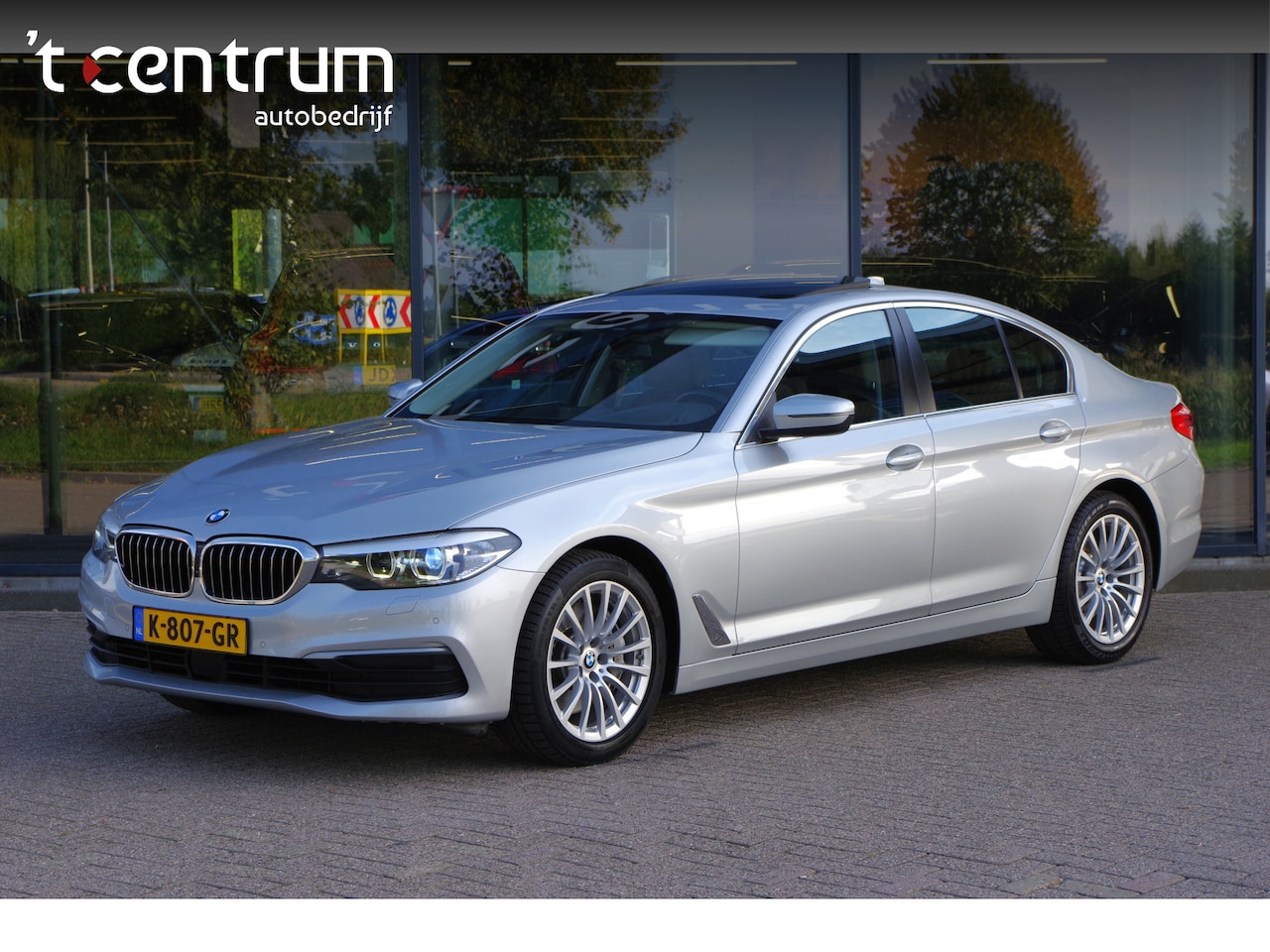 BMW 5-serie - 540i xDrive High Executive 540i 340 PK xDrive High Executive, Trekhaak, Schuif-Kanteldak, Adap. Cruise Control, Memor - AutoWereld.nl