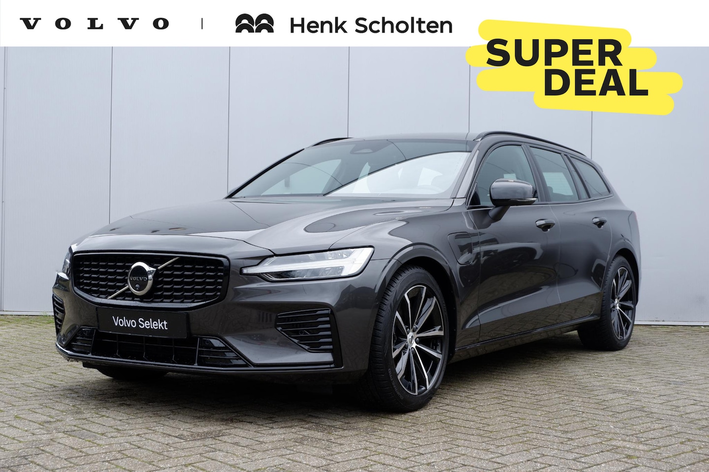 Volvo V60 - T6 Plug-in hybrid AWD Plus Dark | Semi- Elektrische Trekhaak | Premium audio by Harman Kar - AutoWereld.nl