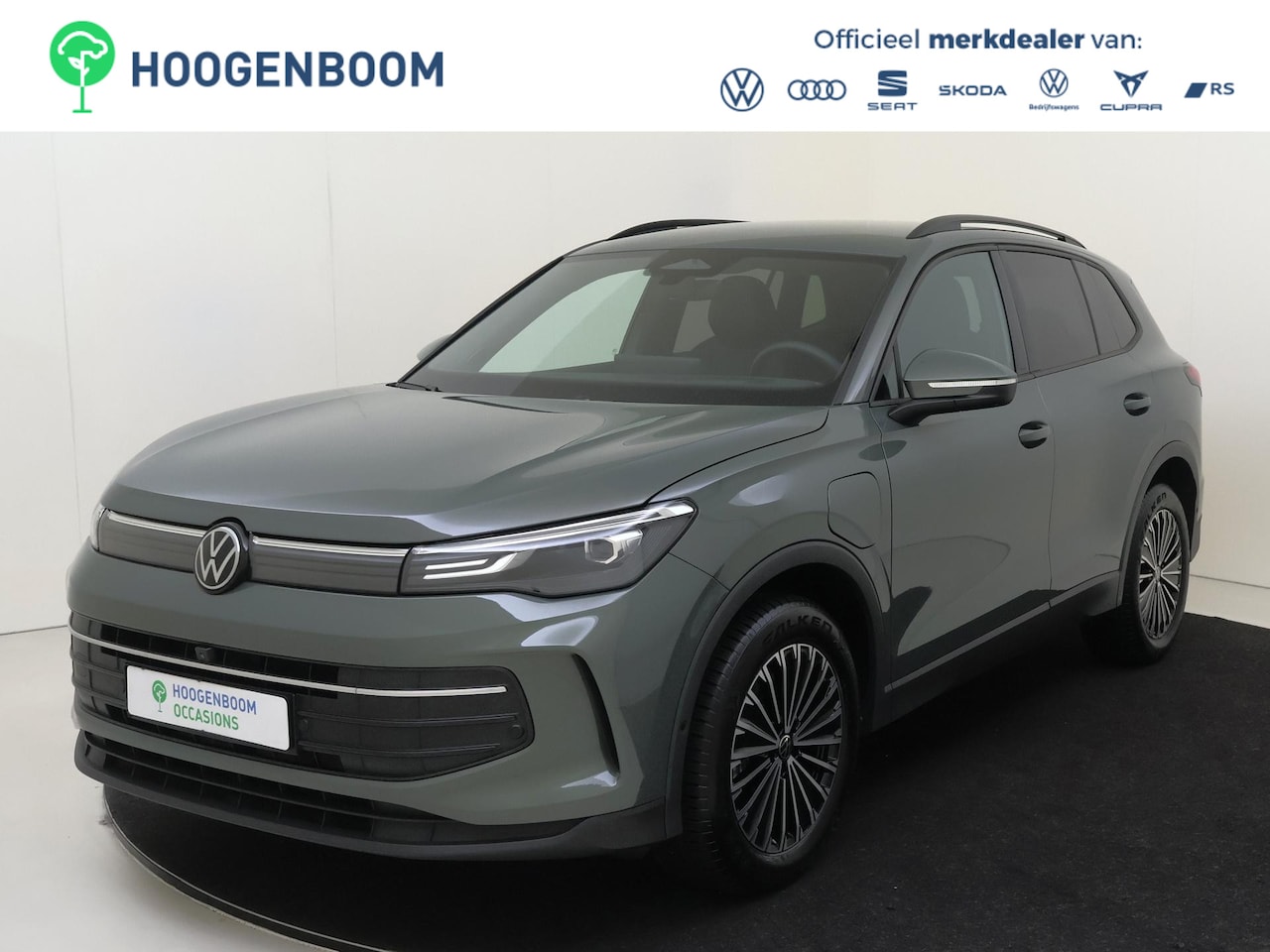 Volkswagen Tiguan - 1.5 eHybrid Life | SoH 99% | Trekhaak | Navigatie | Dodehoek detectie | Adaptieve cruise c - AutoWereld.nl