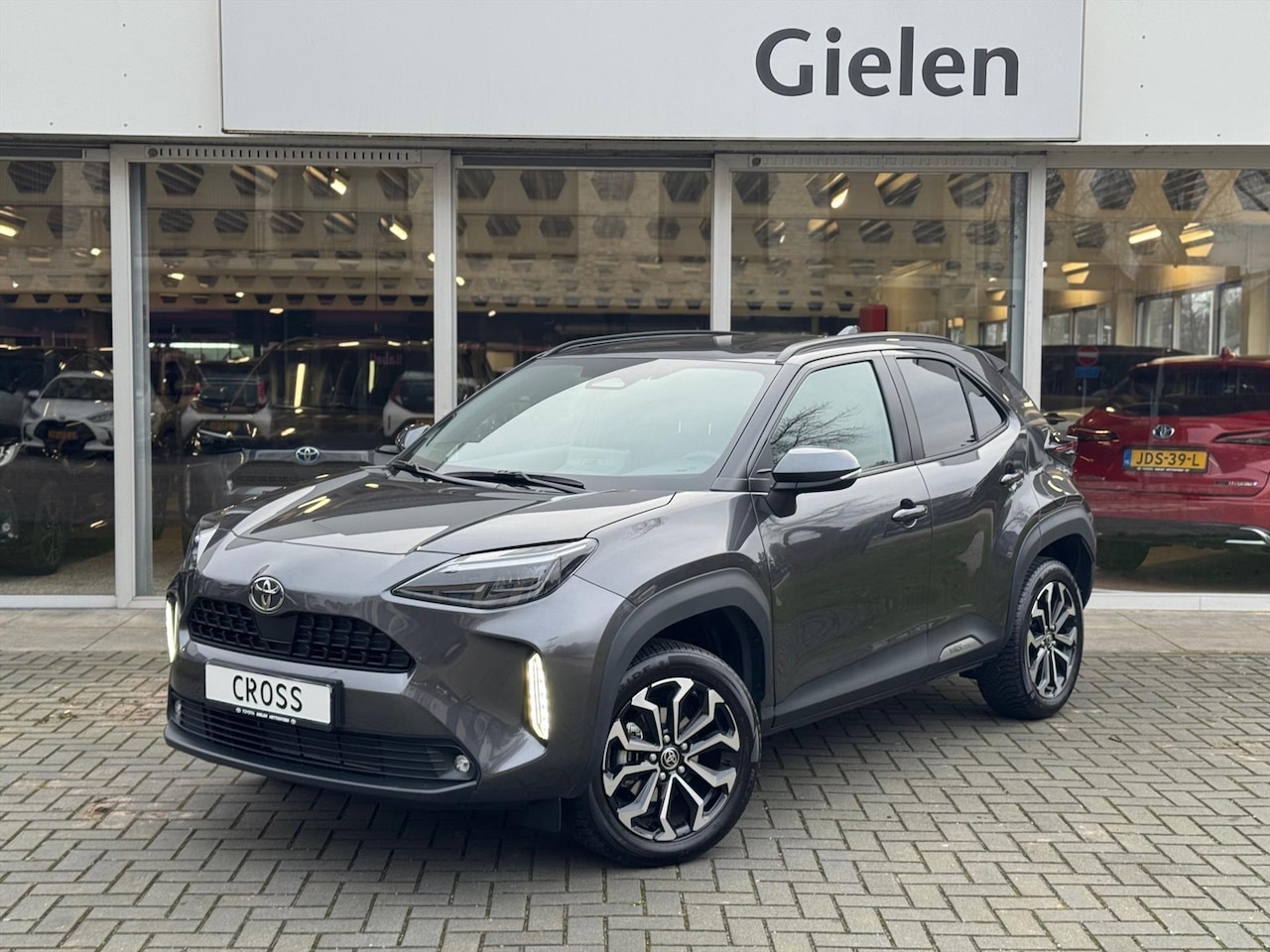 Toyota Yaris Cross - 1.5 Hybrid 130PK Dynamic Plus | Winter Pack, 17 inch, Keyless, Stoel + Stuurverwarming, Pr - AutoWereld.nl