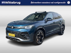 Volkswagen Tiguan - 1.5 eTSI R-Line Business / Panorama dak / 20 Inch / Zwenkbare trekhaak / Sport Pakket Plus