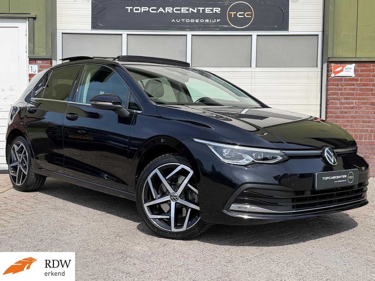 Volkswagen Golf - 1.4 eHybrid Style/PANO/STOELV/CAMERA/PARKS/ - AutoWereld.nl