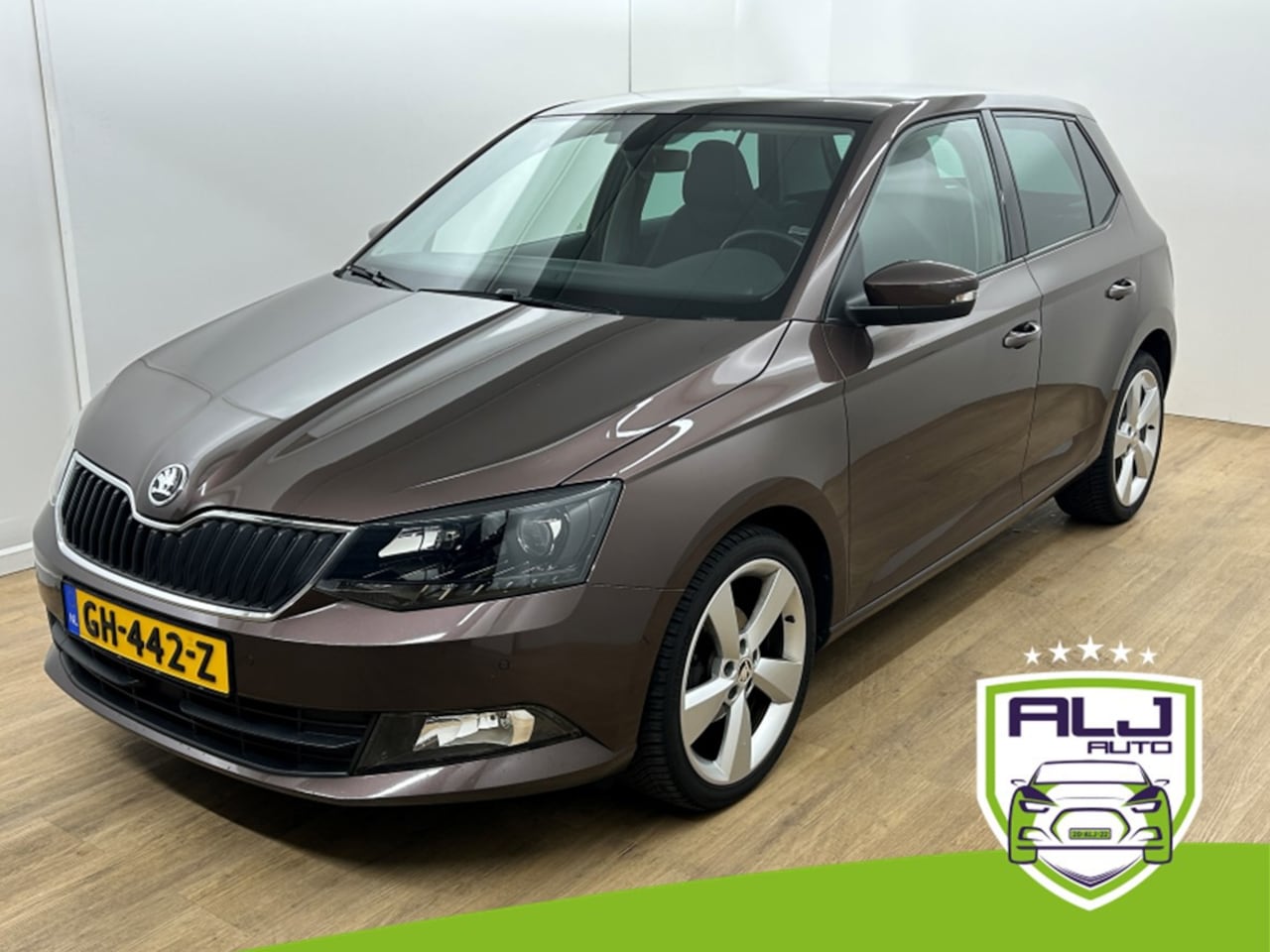 Skoda Fabia - Occasion 1.2 TSI First Edition Style | Bruin | Tweedehands Skoda Fabia | Cruisecontrol | A - AutoWereld.nl