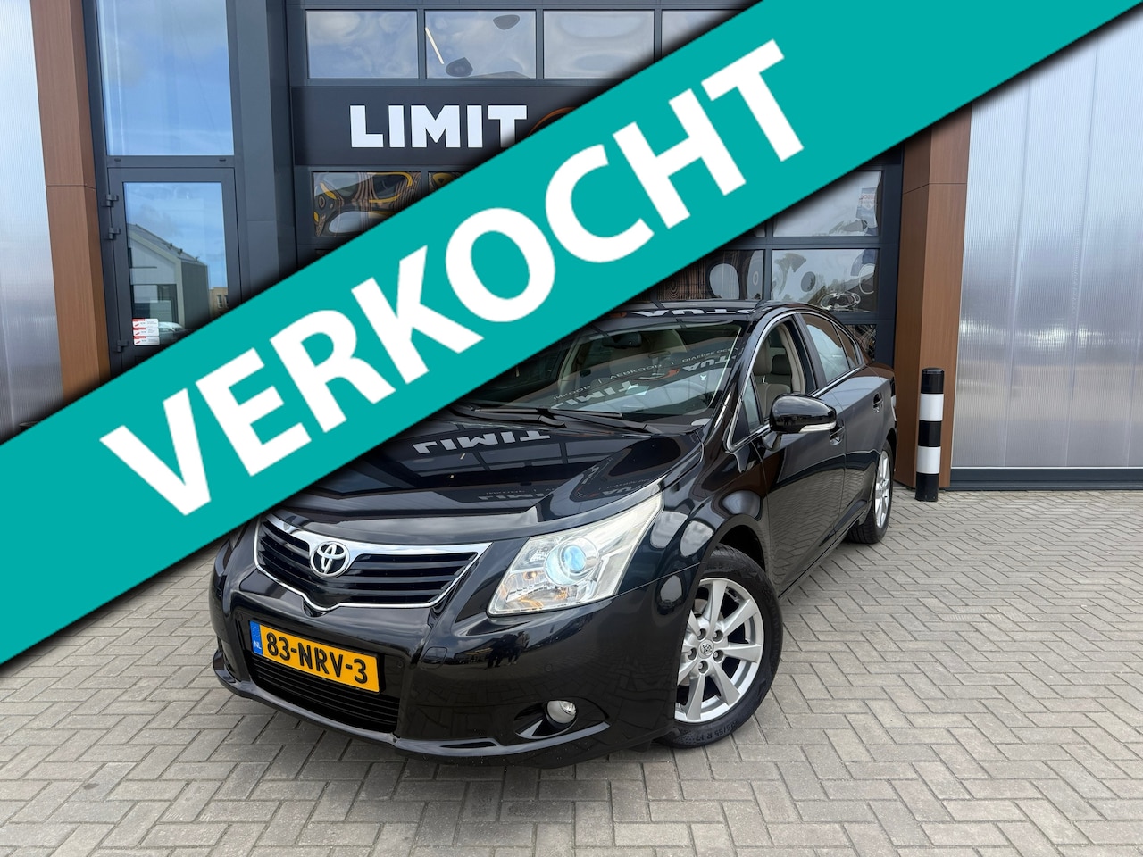Toyota Avensis - 2.0 VVTi Executive Business/Aut/Navi/Keyless/Leer/Cruise/Head-up/St.verw/Pdc v+a/Nap/Apk - AutoWereld.nl