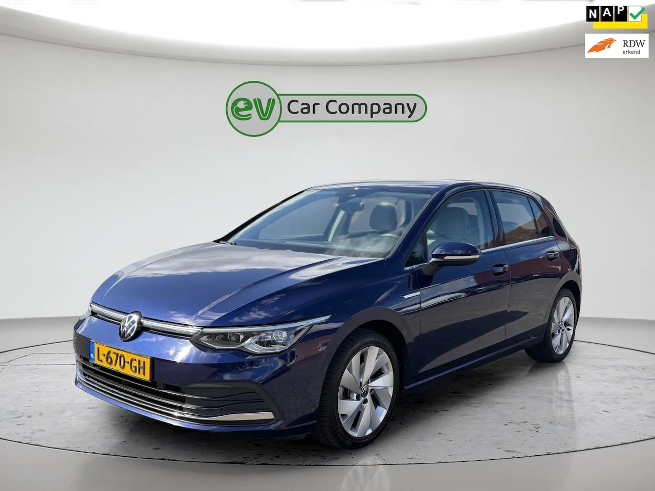 Volkswagen Golf - 1.5 eTSI Style | Automaat | Stoelmassage | Memory Seats | Adapt. Cruise | Stuurverwarming - AutoWereld.nl
