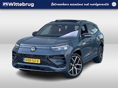 Volkswagen Tayron - 1.5 eHybrid 204PK DSG R-Line Edition / Black Style / Trekhaak / Panoramadak / 20'' LMV / V