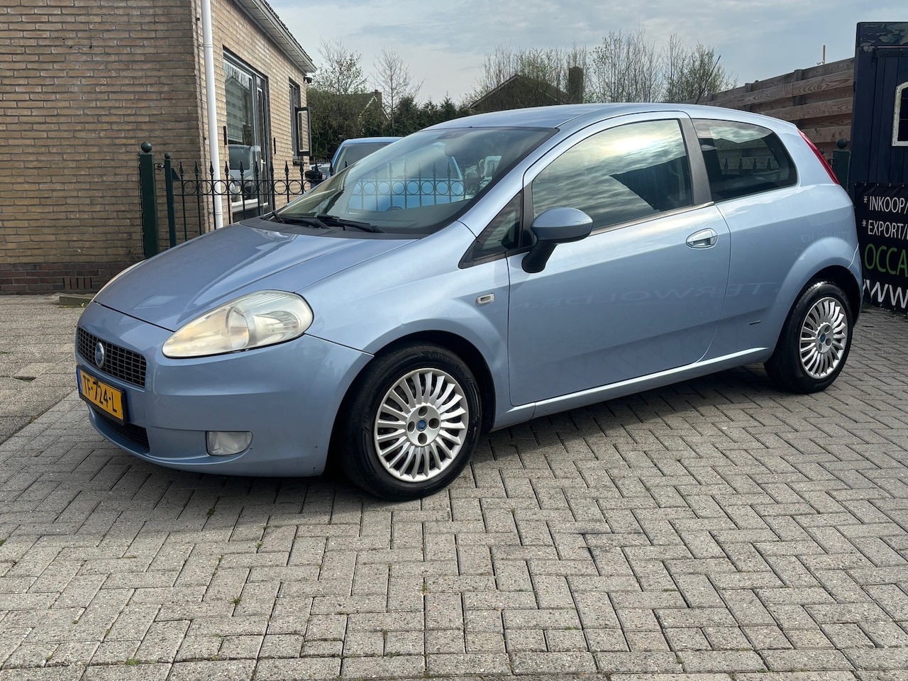Fiat Punto - 1.2-16V SportSound Goedkope auto met nieuwe apk keuring bij levering - AutoWereld.nl