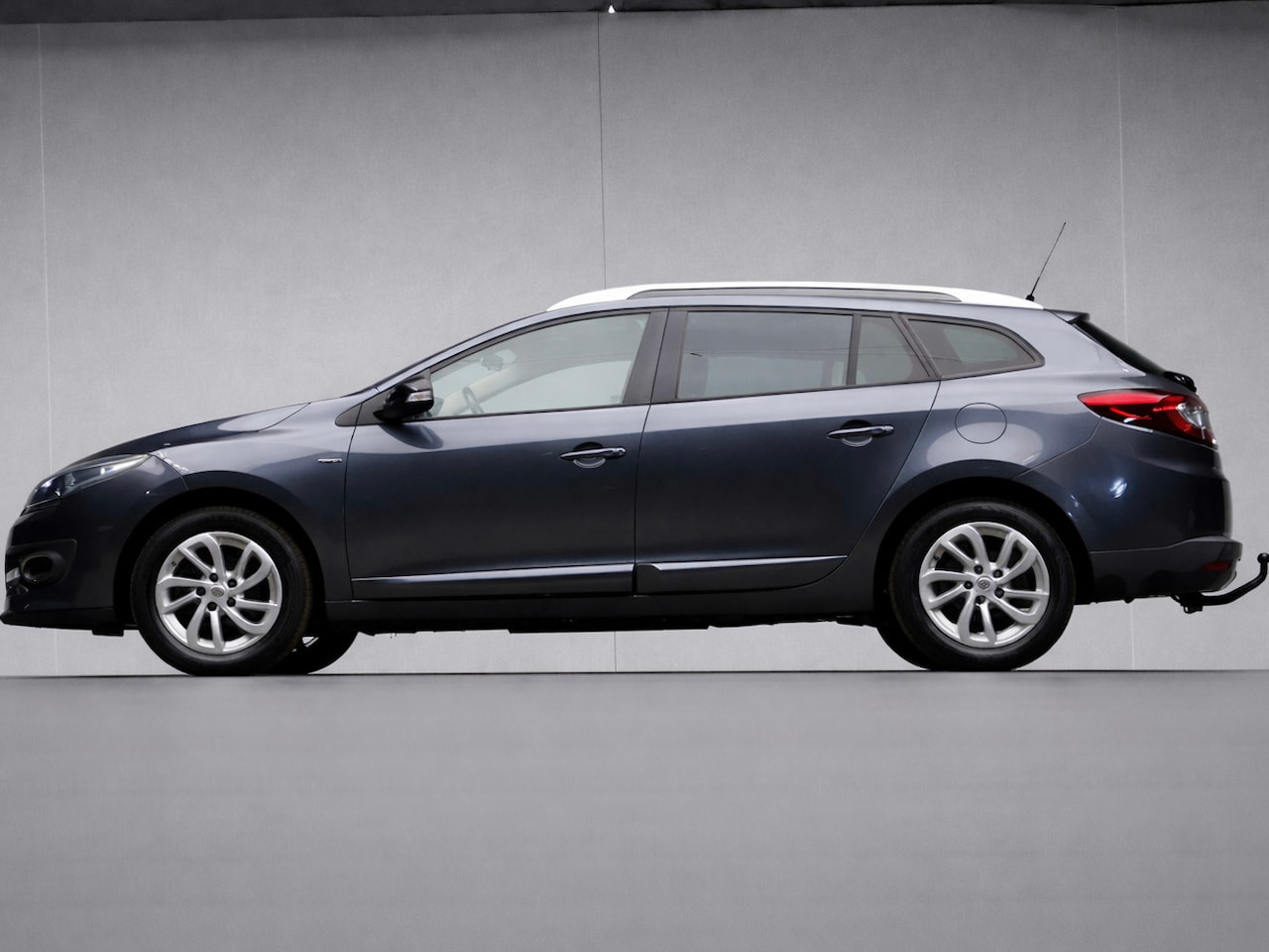 Renault Mégane Estate - 1.2 TCe Limited Sport (NAVI,PDC,CLIMATE,CRUISE,TREKHAAK,GETINT,SPORTSTOELEN,LM VELGEN,NETT - AutoWereld.nl