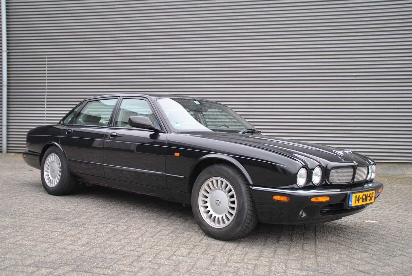 Jaguar XJ - 3.2 EXECUTIVE V8 Executive - AutoWereld.nl