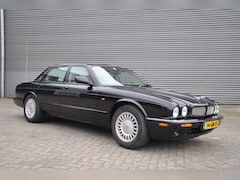 Jaguar XJ - 3.2 EXECUTIVE V8 Executive