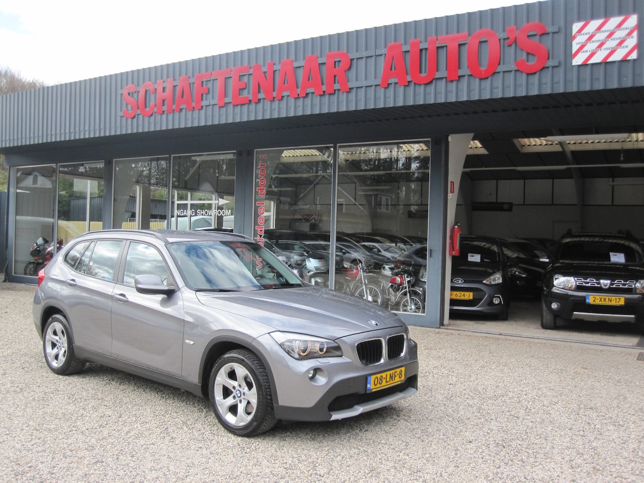 BMW X1 - sDrive18i Executive AUTOMAAT met trekhaak apk 28-02-2027 - AutoWereld.nl