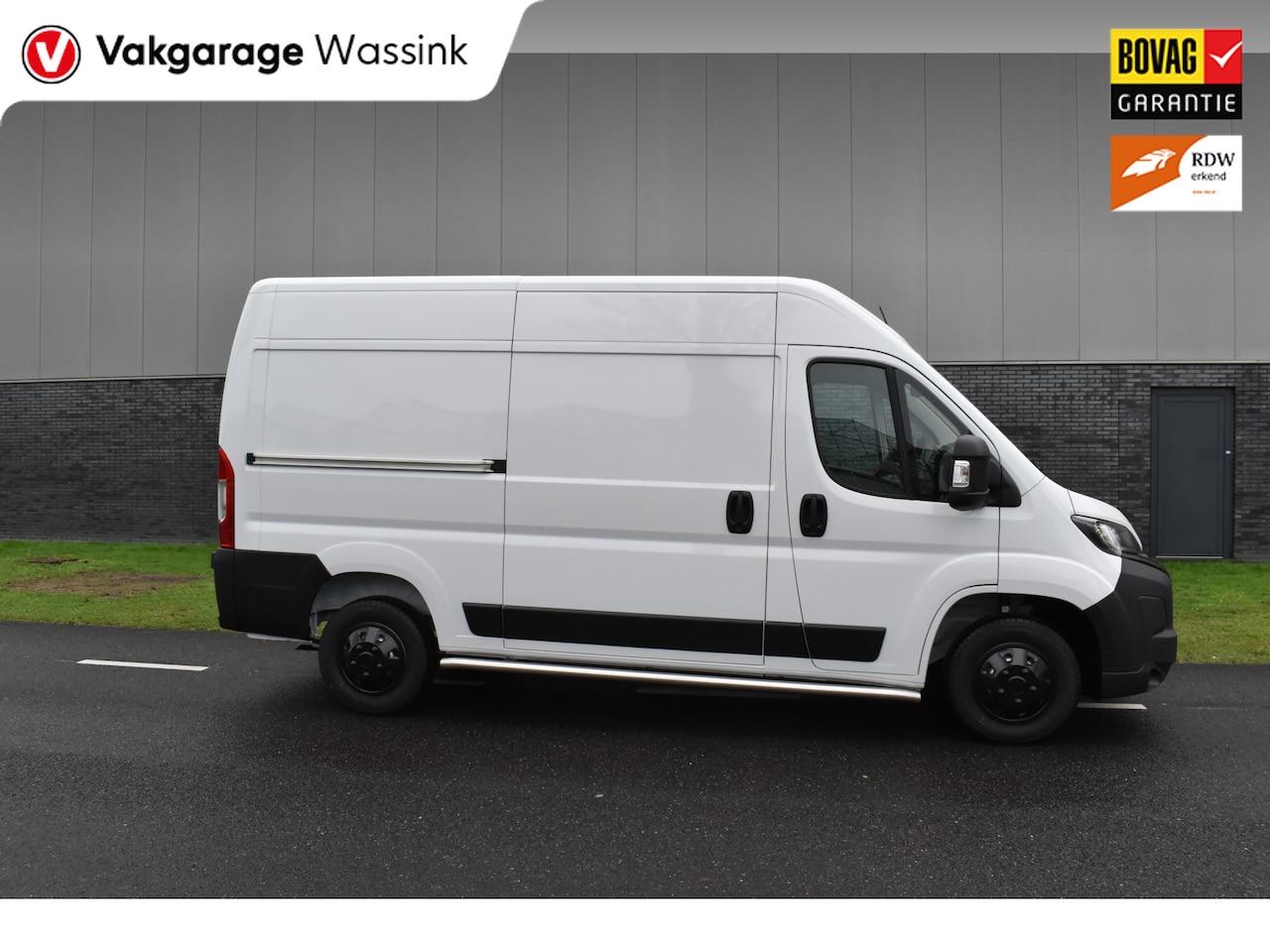 Peugeot Boxer - 2.2 BlueHDi 140 S&S L2H2 3.3t Euro 6 Nieuwe registratie 2024/ GEEN BPM/ L2H2/ achteruitrij - AutoWereld.nl