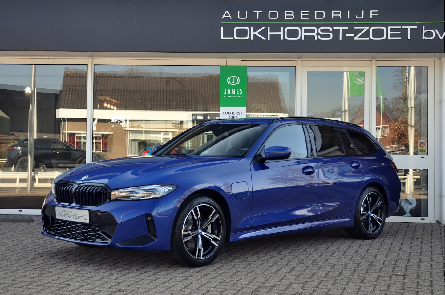 BMW 3-serie Touring - 330e M-Sport | HUD | Trekhaak | Garantie t/m 15-01-2029! - AutoWereld.nl