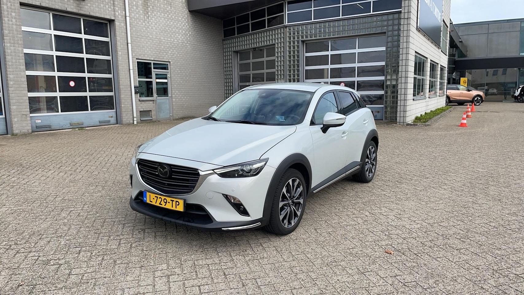 Mazda CX-3 - 2.0 SkyActiv-G 121 Signature | Afn. Trekhaak | HUD | Stoelverwarming | Leder | - AutoWereld.nl
