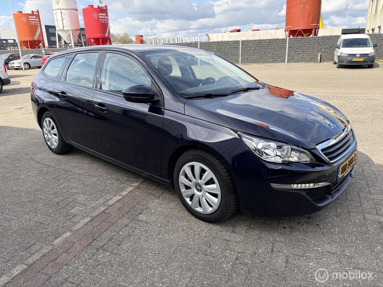Peugeot 308 SW - 1.2 PureTech Blue Lease 1.2 PureTech Blue Lease - AutoWereld.nl
