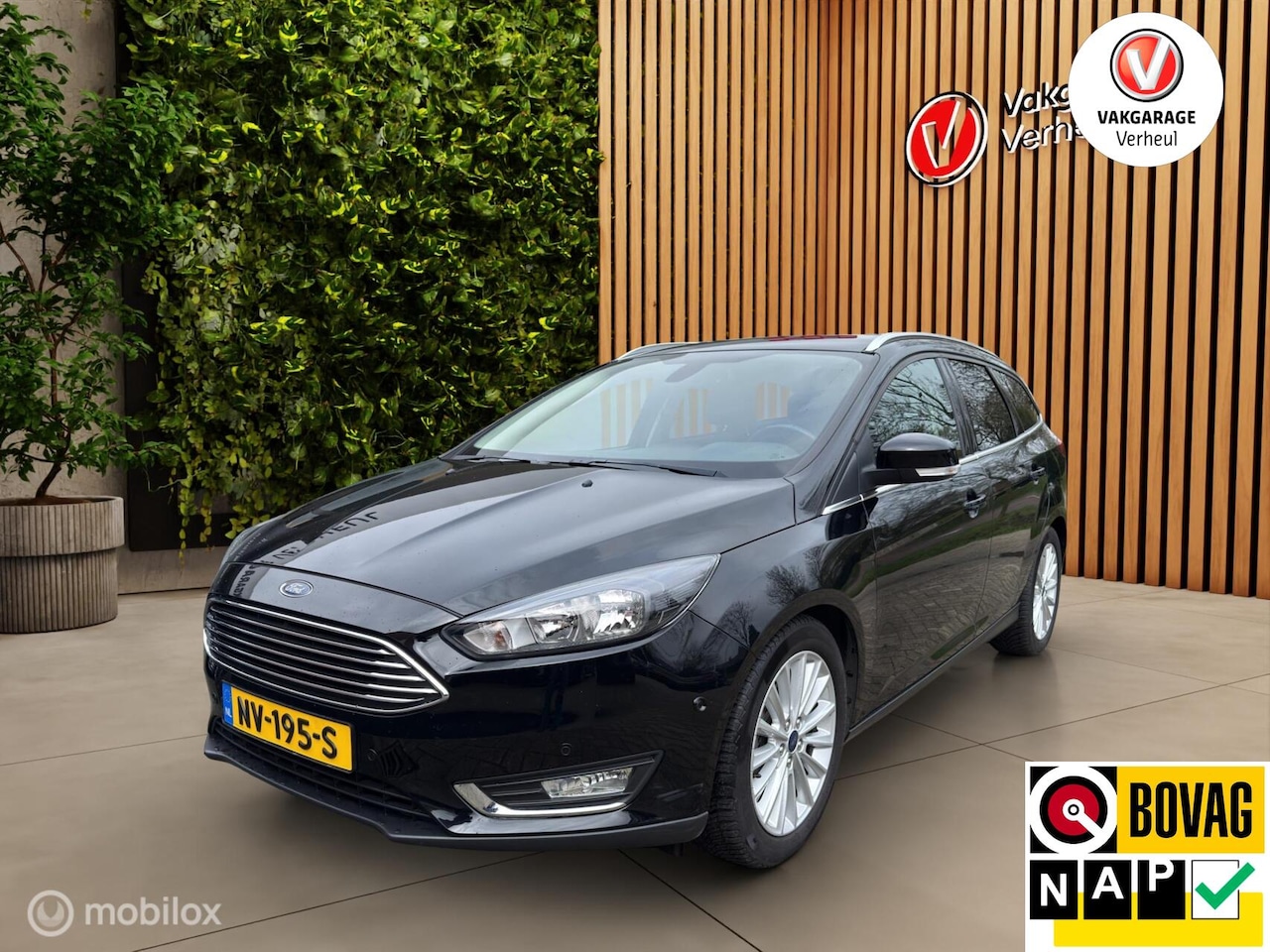 Ford Focus Wagon - 1.0 Titanium|125Pk|Navi|Boekjes|Nap - AutoWereld.nl