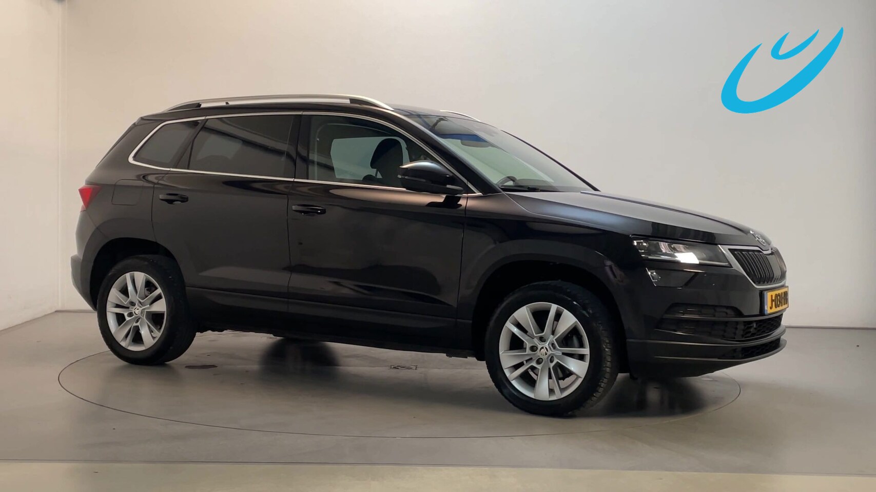 Skoda Karoq - 1.5 TSI 150pk DSG ACT Business Edition Plus LED Trekhaak Adaptive Cruise Sfeerverlichting - AutoWereld.nl