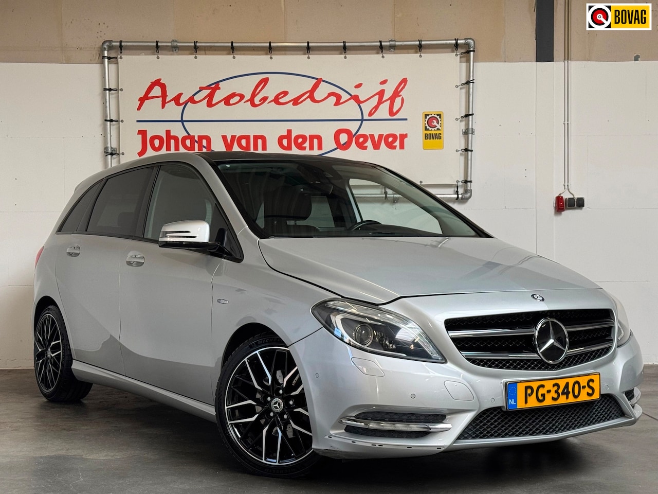 Mercedes-Benz B-klasse - 200 Ambition|Stoelverwarming|18 inch LM-velgen|6-bak|Half-Leder| - AutoWereld.nl