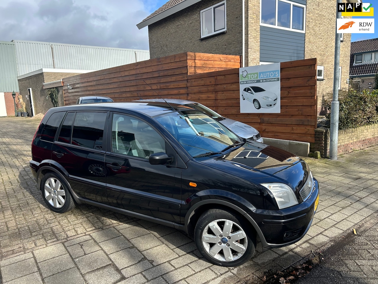 Ford Fusion - 1.6-16V Futura eerste eigenaar.nieuw apk! - AutoWereld.nl