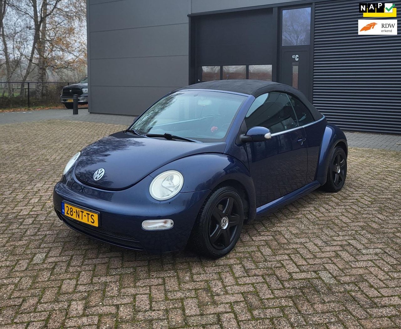 Volkswagen New Beetle Cabriolet - 1.6 Airco,158NAP,APK 03/27! - AutoWereld.nl