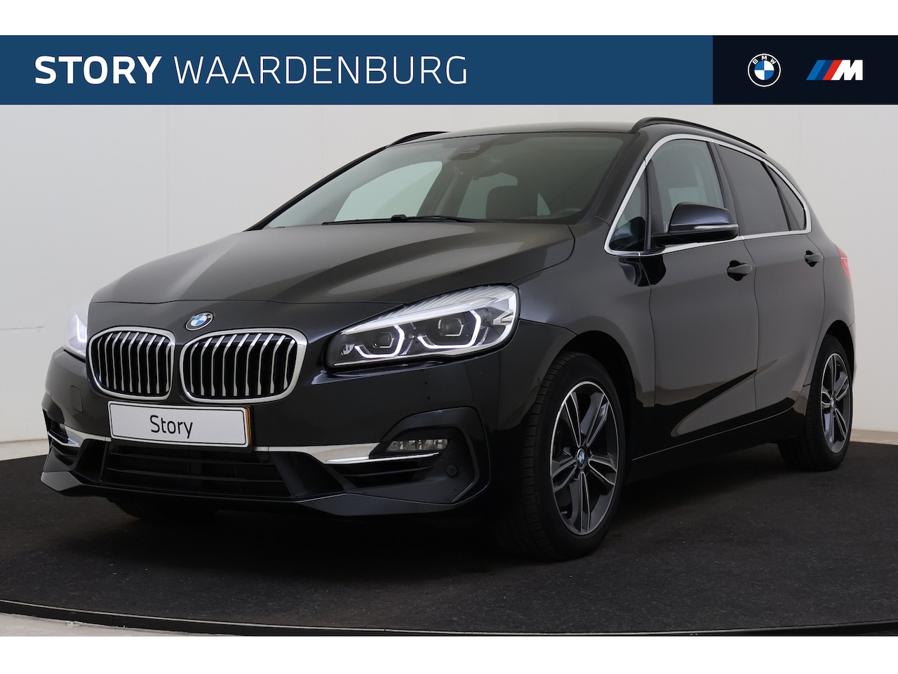 BMW 2-serie Active Tourer - 220i Luxury Line Automaat / Trekhaak / Adaptieve LED / Park Assistant / Stoelverwarming - AutoWereld.nl