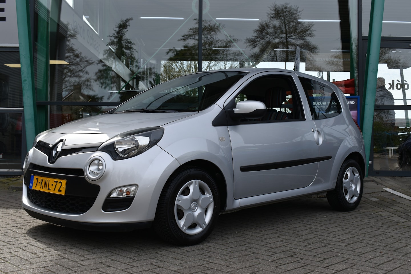 Renault Twingo - 1.2 16V Collection 75pk | Airco | Cruise Control | - AutoWereld.nl