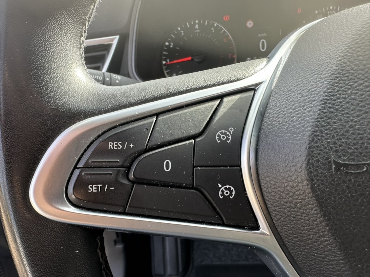 Renault Clio - 1.0 Zen Navigatie/Carplay/Trekhaak