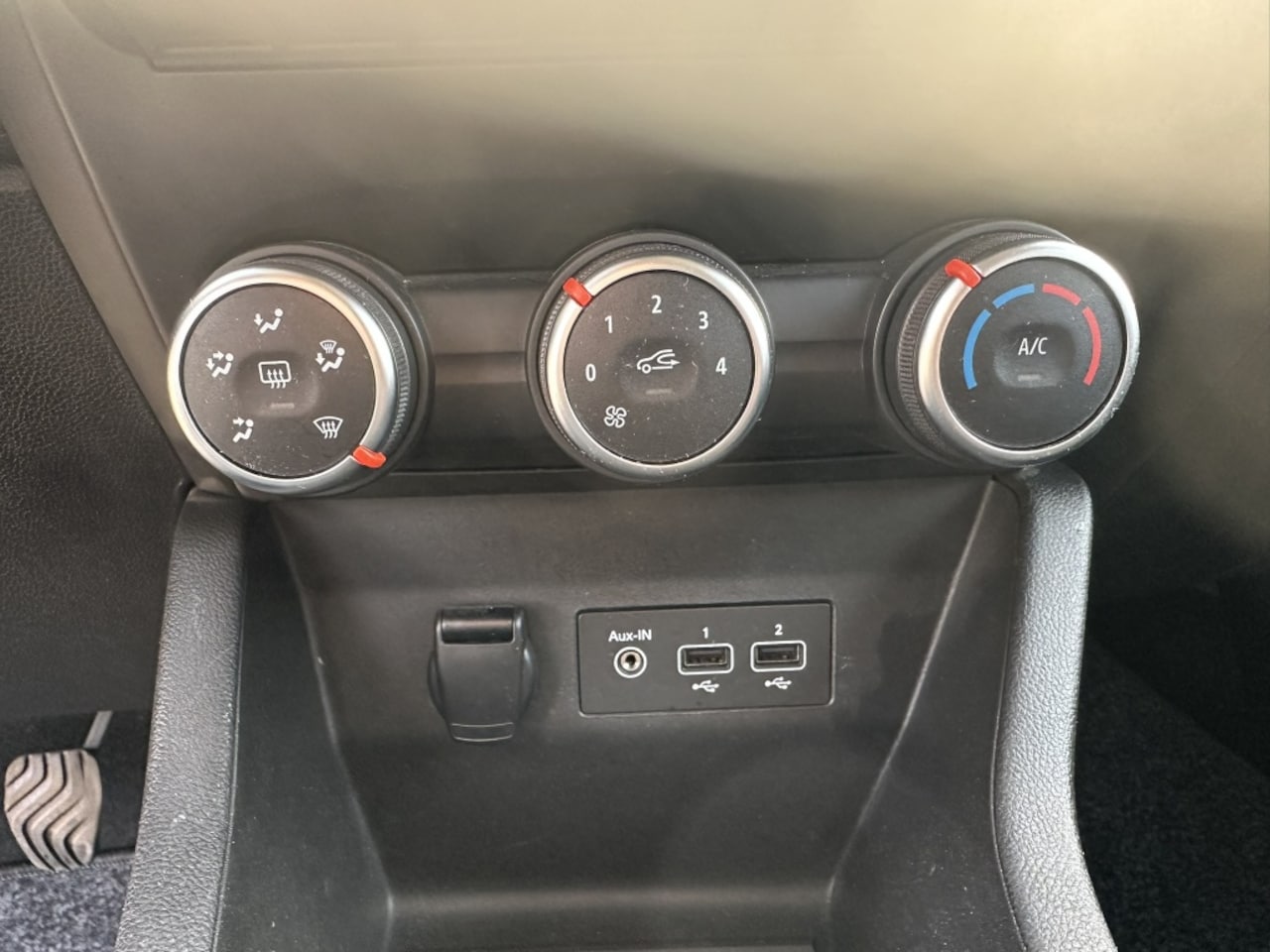 Renault Clio - 1.0 Zen Navigatie/Carplay/Trekhaak