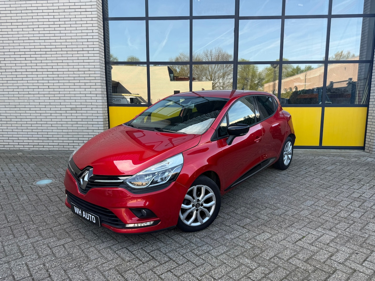 Renault Clio - Limited, automatische airco, PDC & dagrij ledverlichting - AutoWereld.nl