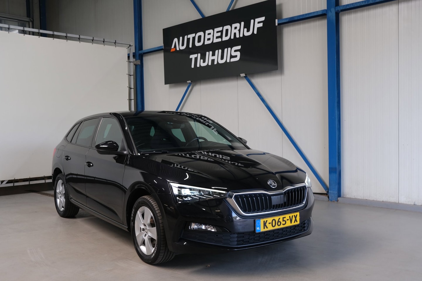 Skoda Scala - 1.0 TSI Sport Business Automaat - N.A.P. Airco, Cruise, PDC, Camera, Navi, Carplay, Trekha - AutoWereld.nl