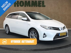 Toyota Auris Touring Sports - 1.8 Hybrid Executive - PARKEERSENSOREN VOOR/ ACHTER - CAMERA - VOORSTOELEN VERWARMD - PARK