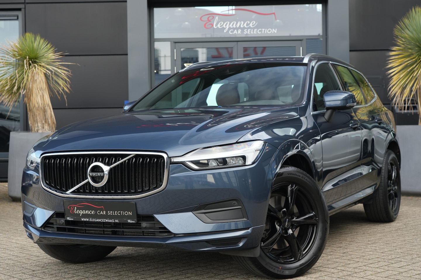 Volvo XC60 - 2.0 T5 Momentum 251pk Navigatie/Trekhaak/Stoelverwarming - AutoWereld.nl