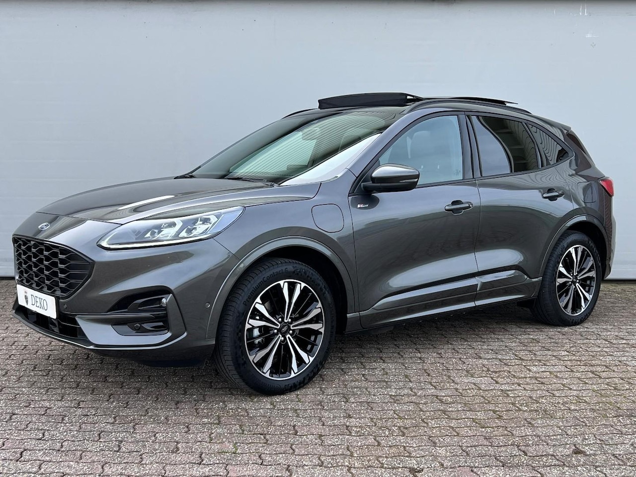 Ford Kuga - 2.5i PHEV | ST-Line X | Panoramadak | 19 inch | Trekhaak - AutoWereld.nl