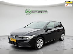 Volkswagen Golf - 1.0 eTSI Life | Automaat | Adapt. Cruise | Camera | CarPlay | Parkeersensoren | 1e Eigenaa