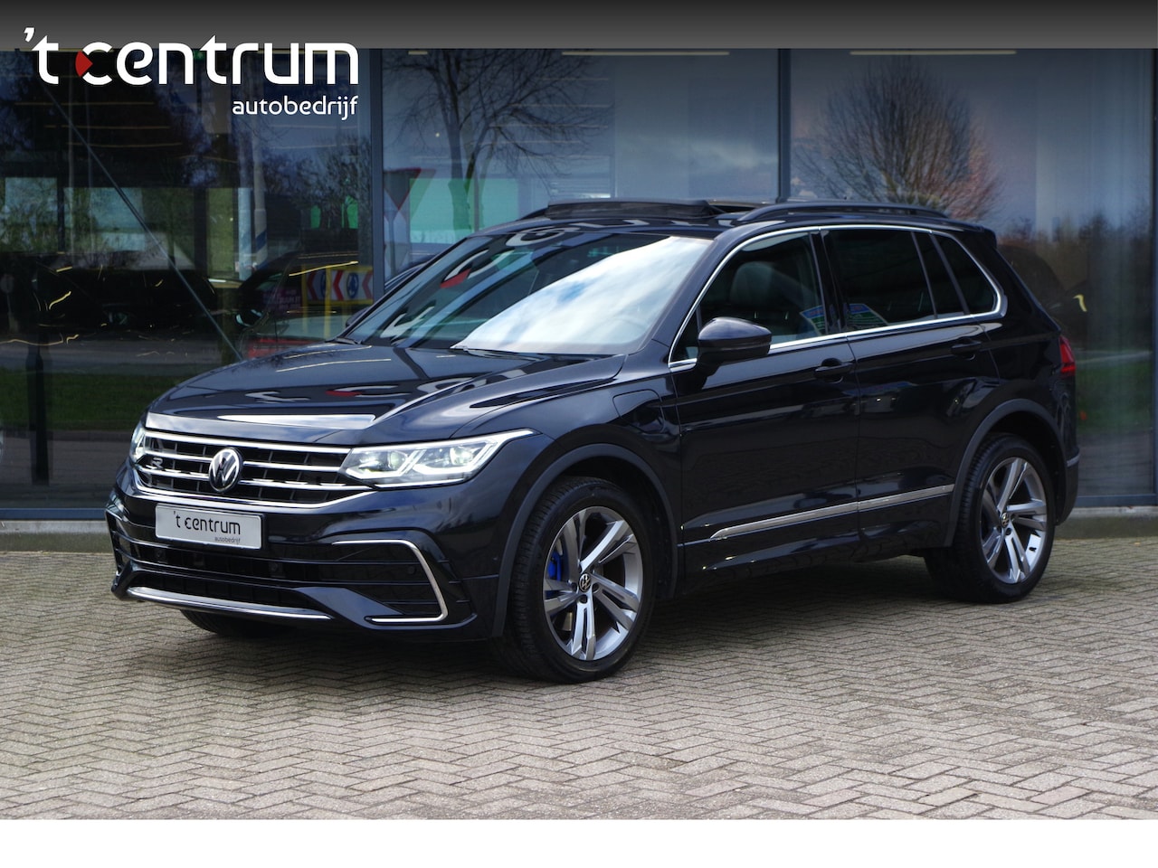 Volkswagen Tiguan - 1.4 TSI eHybrid 245 PK R-Line BNS+ PHEV, Trekhaak, Panoramadak, Adap. Cruise Control - AutoWereld.nl