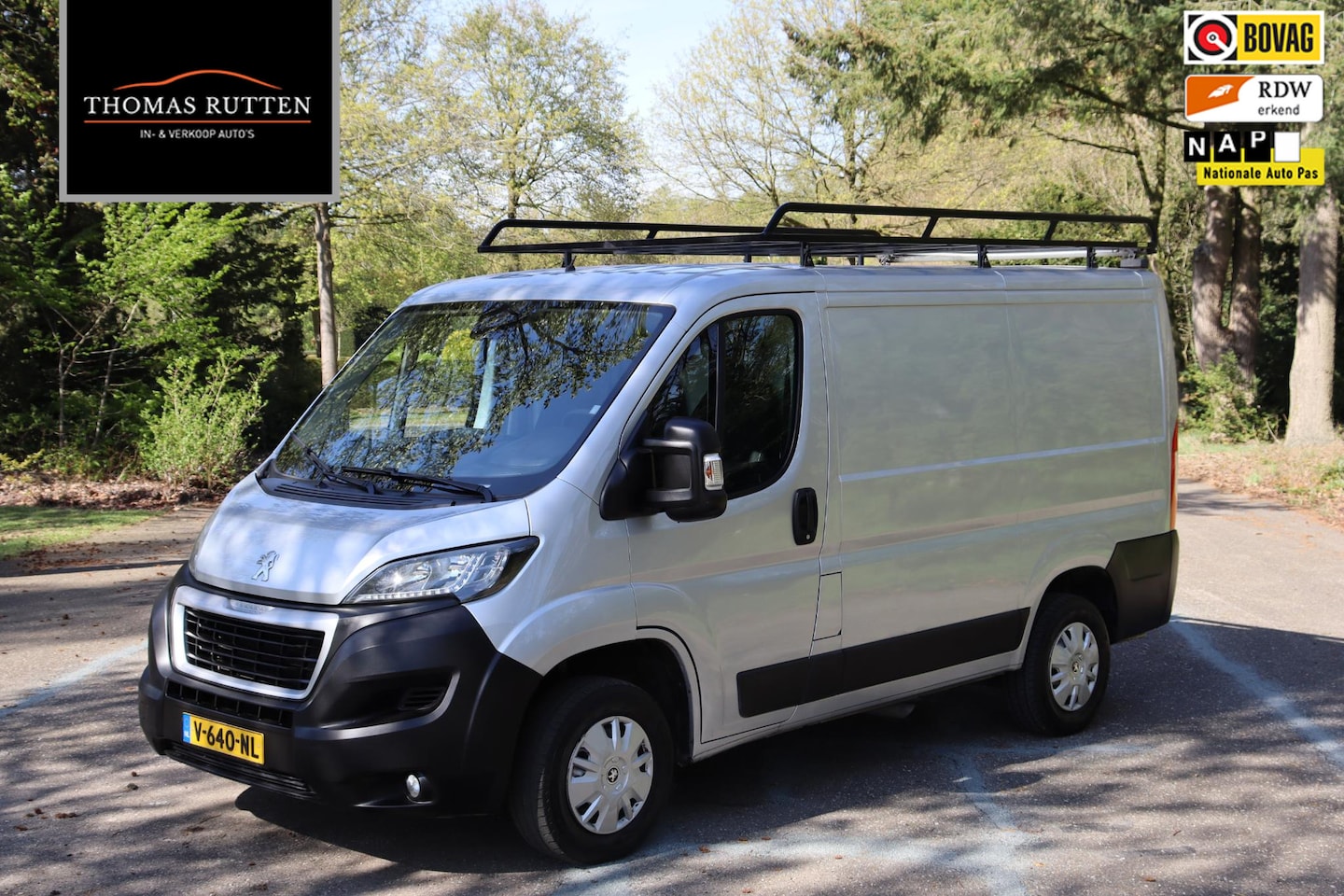 Peugeot Boxer - 330 2.0 BlueHDI L1H1 Premium Pack 2018 | Airco | Navigatie | Trekhaak | Cruise Control | A - AutoWereld.nl