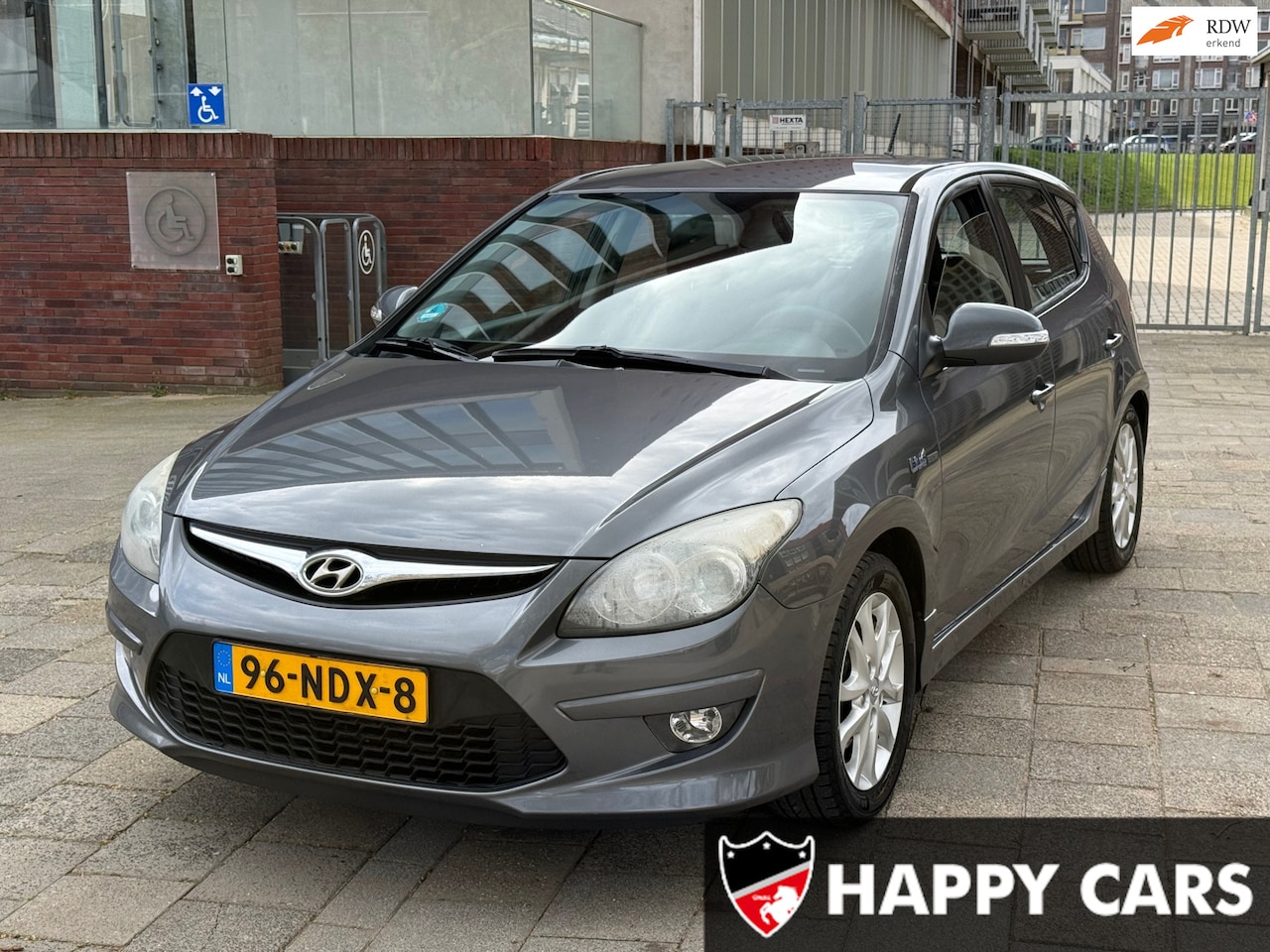 Hyundai i30 - 1.6i i-Motion Business 1.6i i-Motion Business, NIEUWE APK - AutoWereld.nl