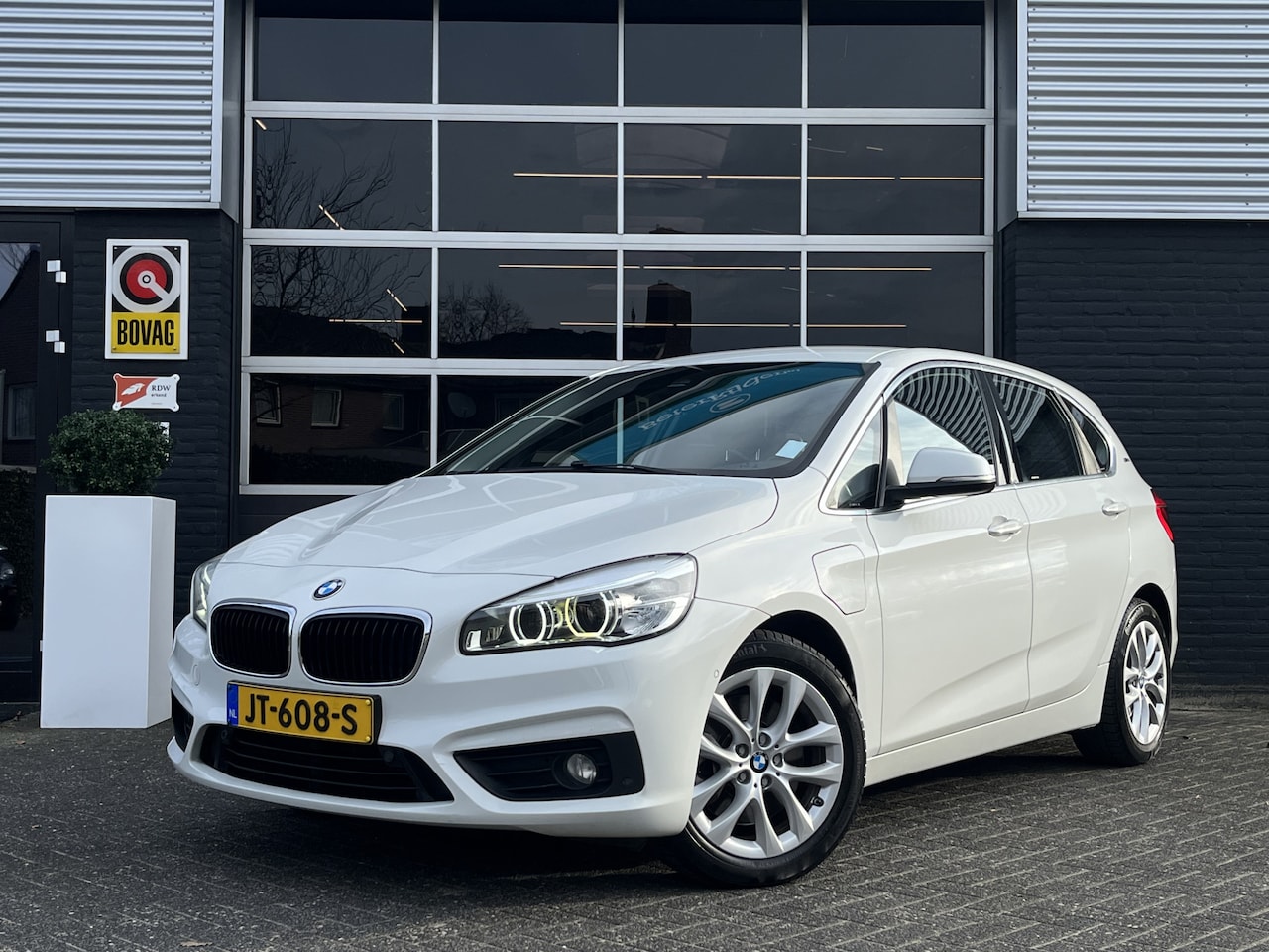 BMW 2-serie Active Tourer - 225xe Centennial Executive 225xe Centennial Executive, Automaat, Bluetooth, Cruise, Camera, Navi, NAP - AutoWereld.nl