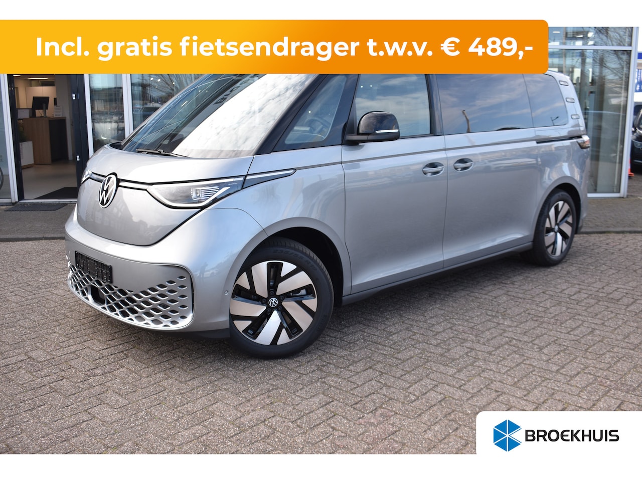 Volkswagen ID. Buzz - Pro Bulli Limited Edition 86 kWh LWB 7p. | TREKHAAK | NAVIGATIE | PANORAMADAK | STUUR + ST - AutoWereld.nl