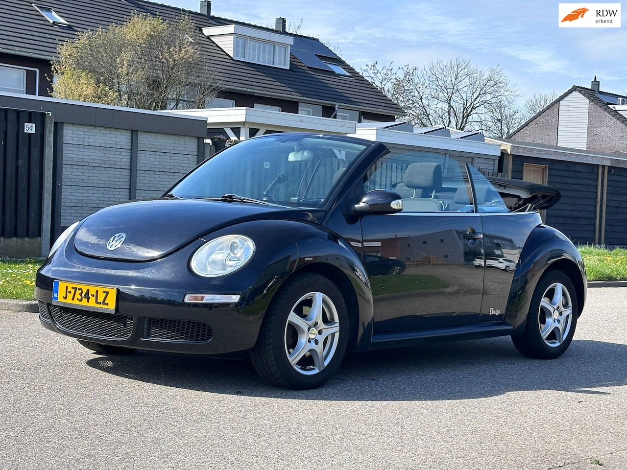Volkswagen New Beetle Cabriolet - 1.6 Trendline Elektrische Cabriolet*Airco*LM velgen*Parkeersensoren* - AutoWereld.nl