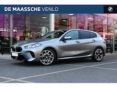 BMW 1-serie - 120 M Sport Automaat / Sportstoelen / M Adaptief onderstel / Achteruitrijcamera / Stoelver