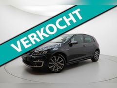 Volkswagen Golf - 1.4 TSI GTE LEER STOELVERWARMING PDC NAP