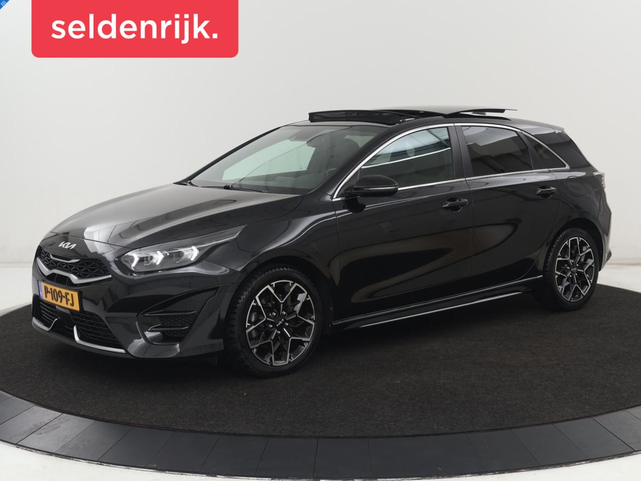 Kia Cee'd - Ceed 1.0 T-GDi GT-Line | Panoramadak | Leder/Alcantara | Stoelverwarming | Carplay | Keyle - AutoWereld.nl