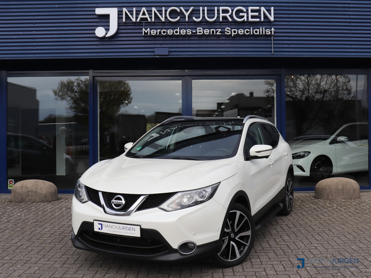 Nissan Qashqai - 1.2 | Tekna | Navi | Pano | 360* Camera | Leder | LED Koplampen | Lane Departure Warning | - AutoWereld.nl